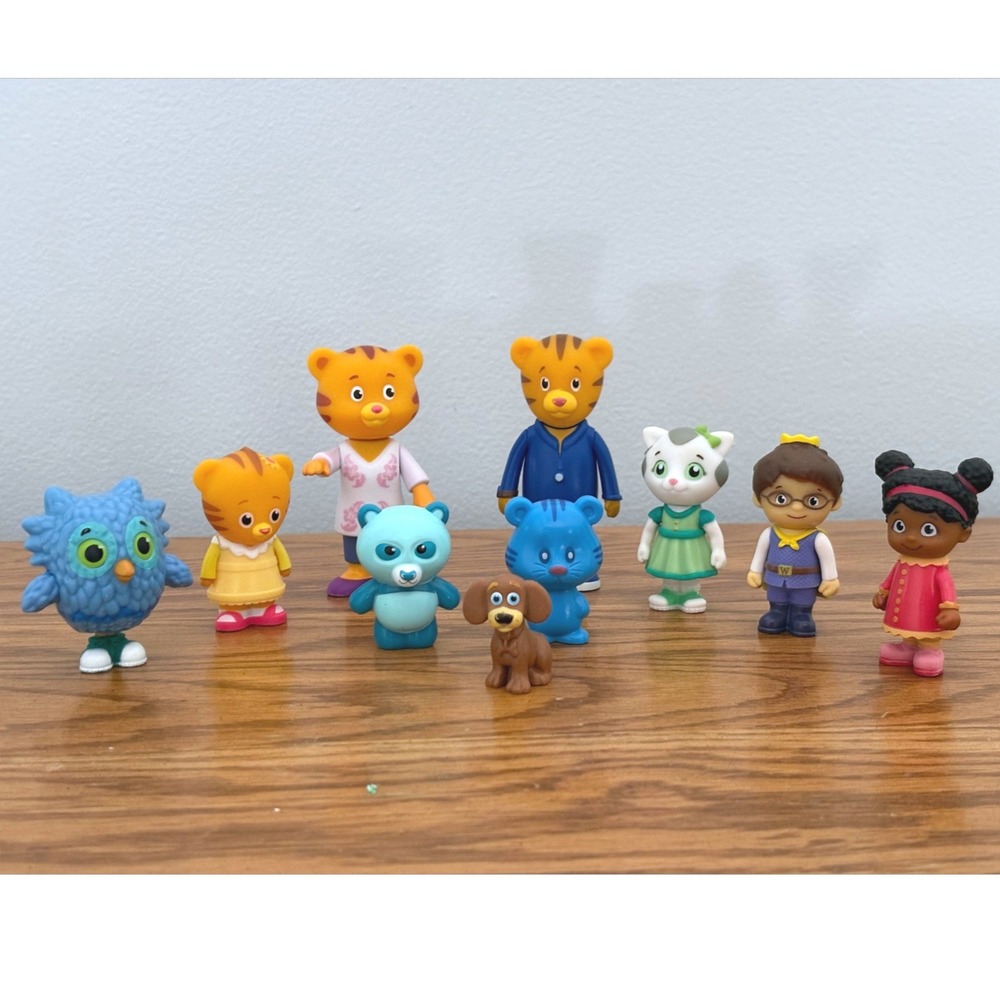Daniel Tiger's Neighborhood Figure Lot 10pc PBS Kids Tiger Family Friends Toy